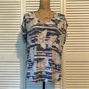 Coral Bay Light Weight T-Shirt - PXL - GUC